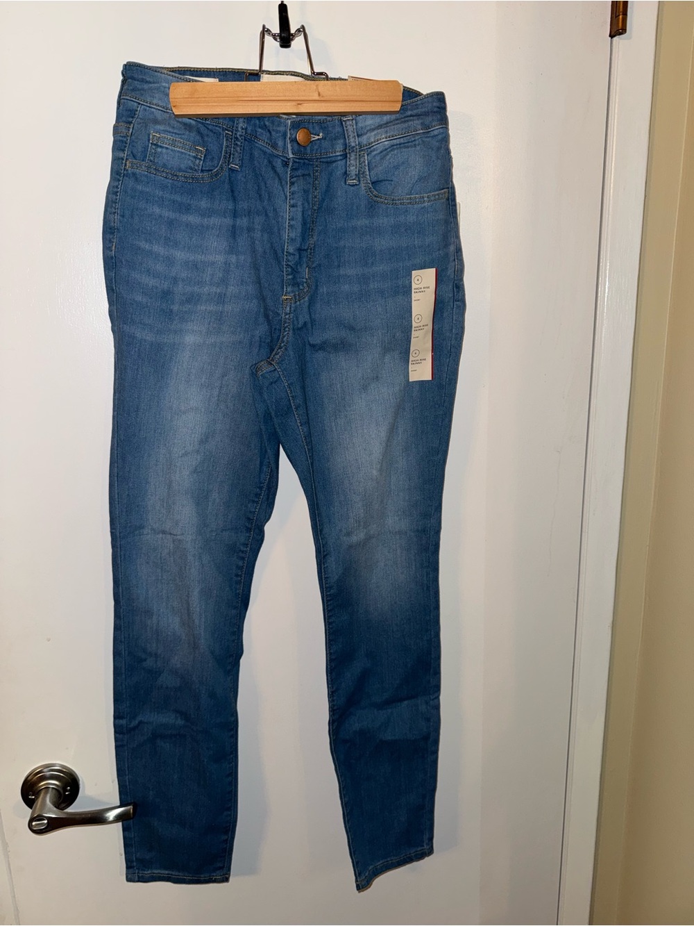 Universal Thread Skinny Jeans in Medium Blue Wash